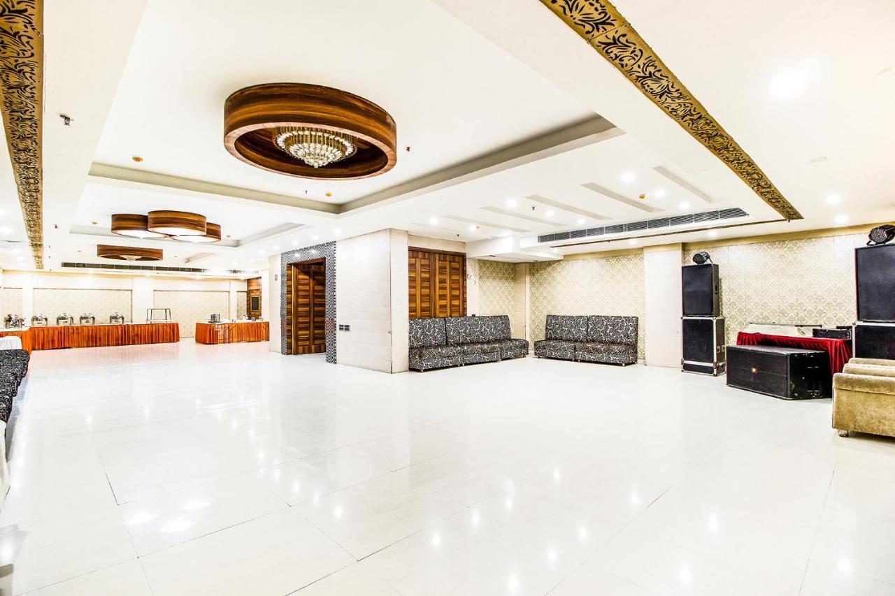 Fabhotel Le Monarque Chandīgarh エクステリア 写真