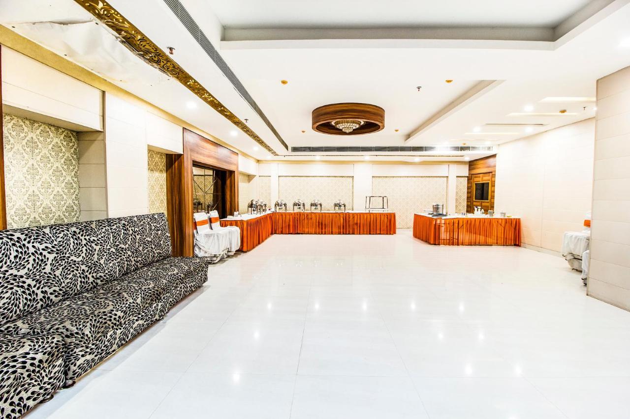 Fabhotel Le Monarque Chandīgarh エクステリア 写真